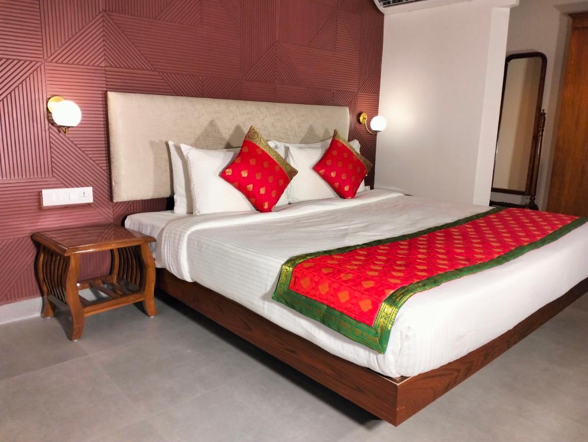 Fort Jadhavgadh -A Gadh Heritage Hotel Sasvad Kültér fotó