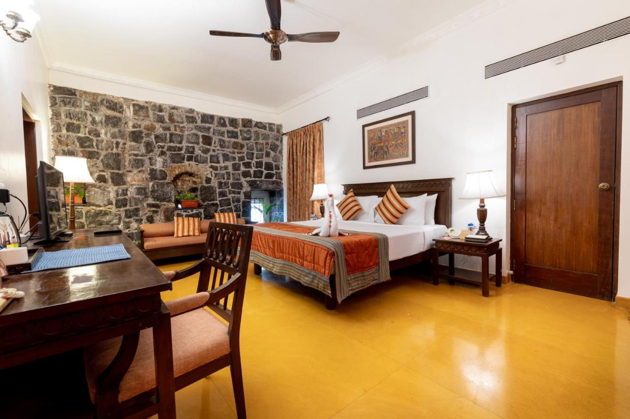 Fort Jadhavgadh -A Gadh Heritage Hotel Sasvad Kültér fotó