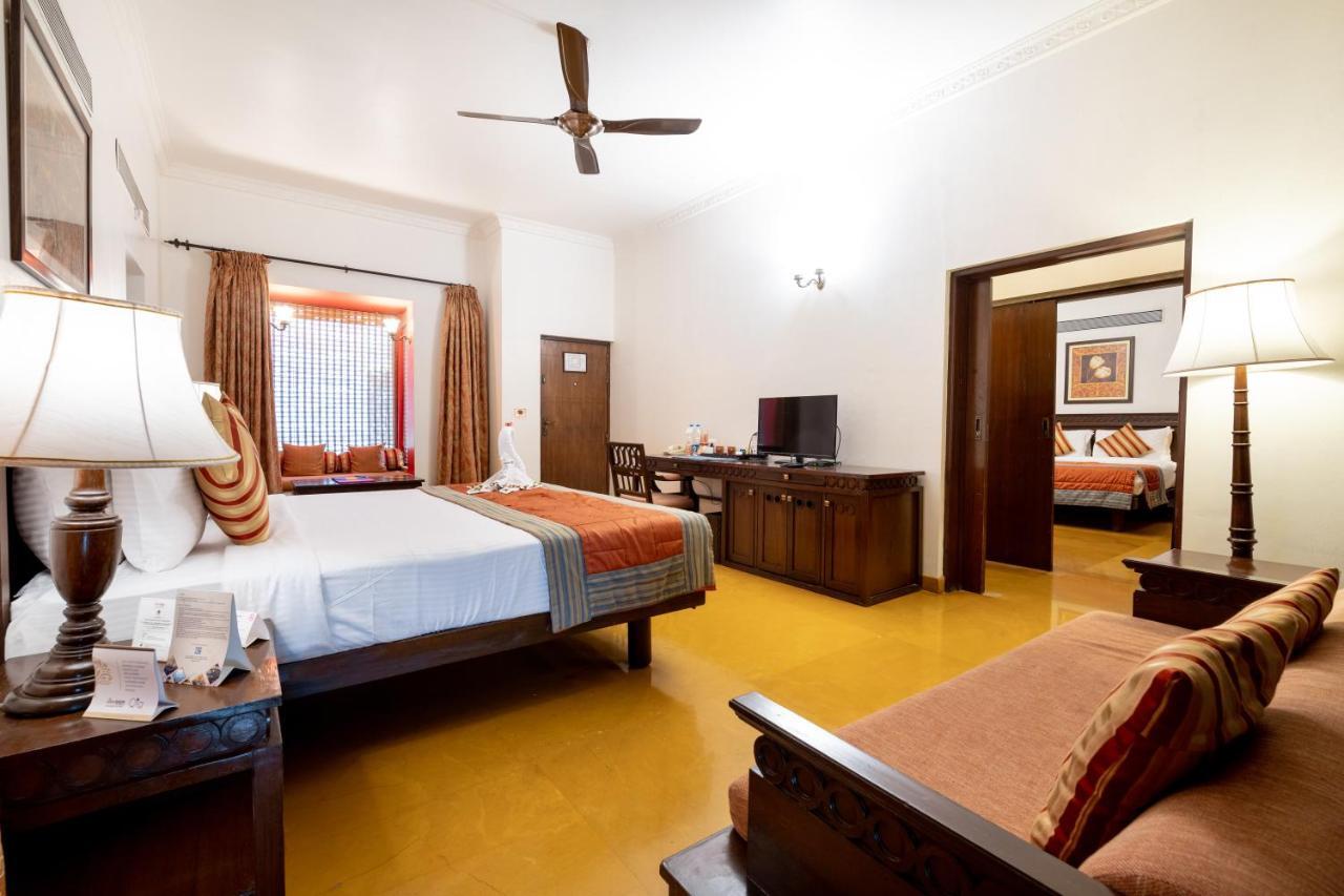 Fort Jadhavgadh -A Gadh Heritage Hotel Sasvad Kültér fotó