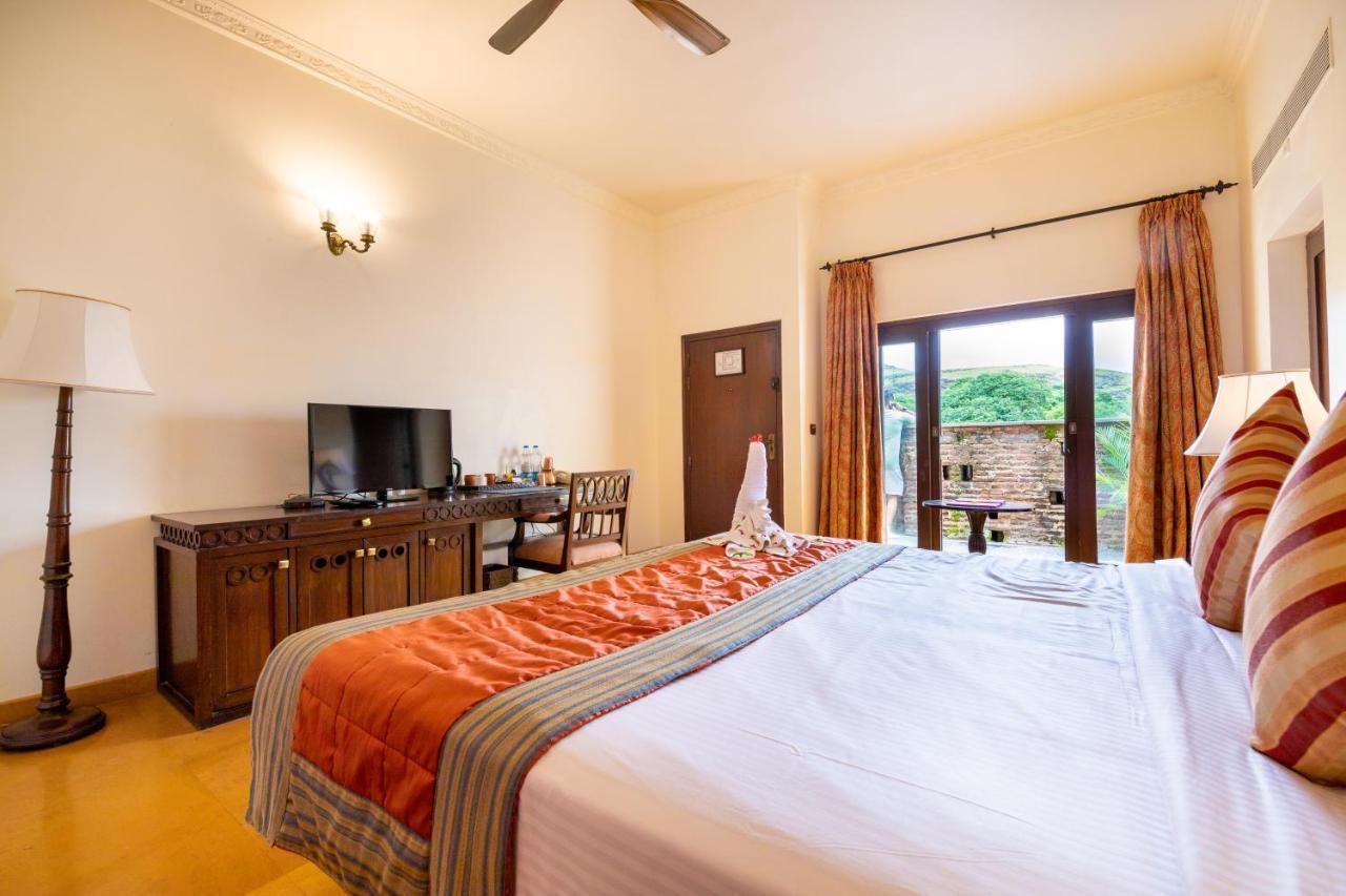 Fort Jadhavgadh -A Gadh Heritage Hotel Sasvad Kültér fotó