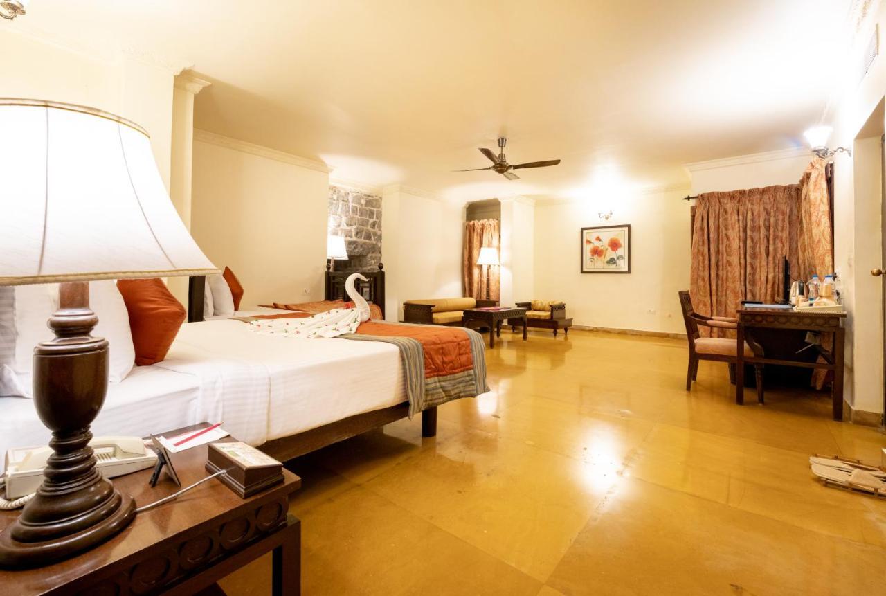 Fort Jadhavgadh -A Gadh Heritage Hotel Sasvad Kültér fotó
