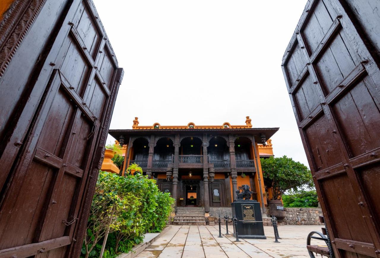 Fort Jadhavgadh -A Gadh Heritage Hotel Sasvad Kültér fotó