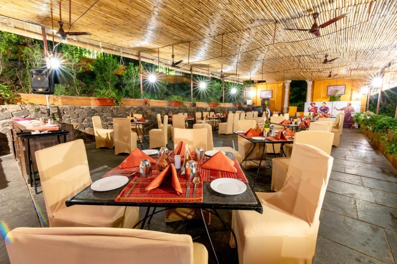 Fort Jadhavgadh -A Gadh Heritage Hotel Sasvad Kültér fotó