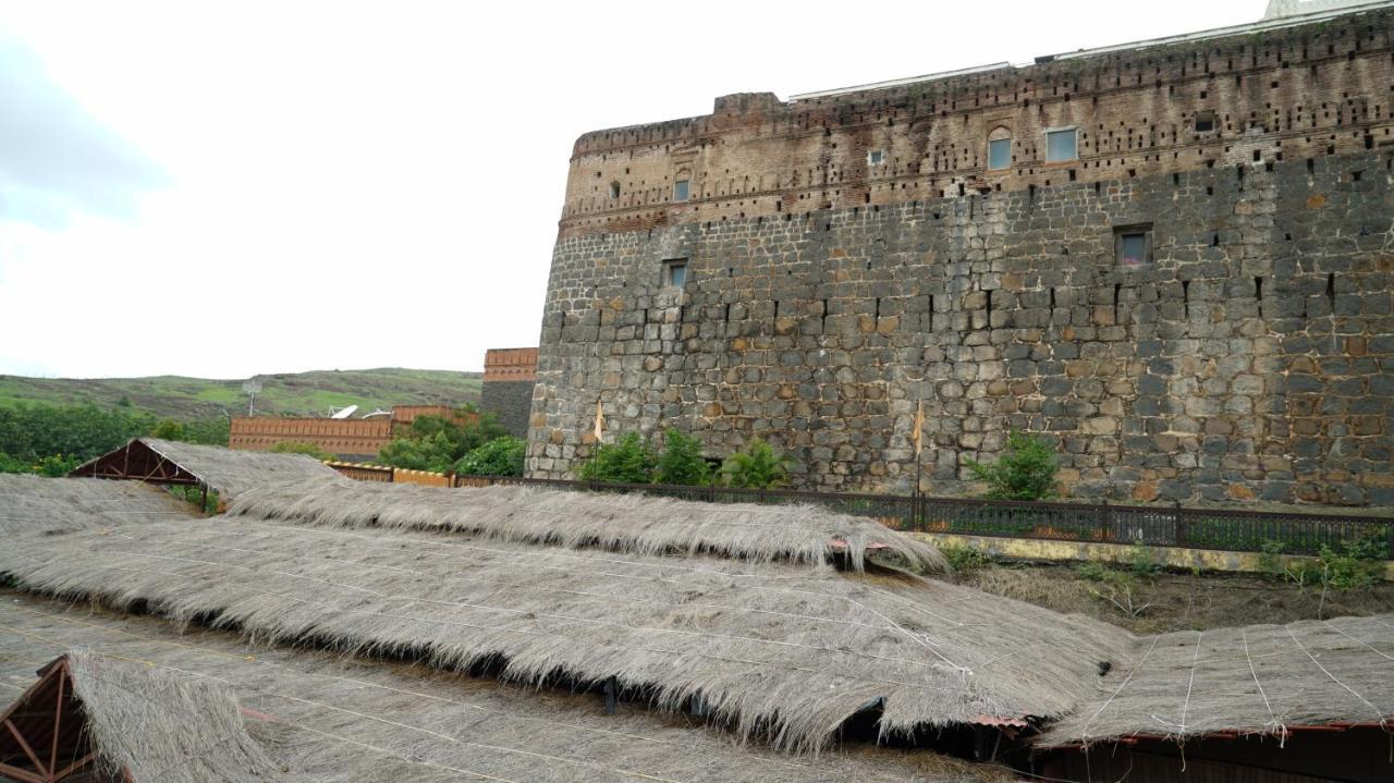 Fort Jadhavgadh -A Gadh Heritage Hotel Sasvad Kültér fotó